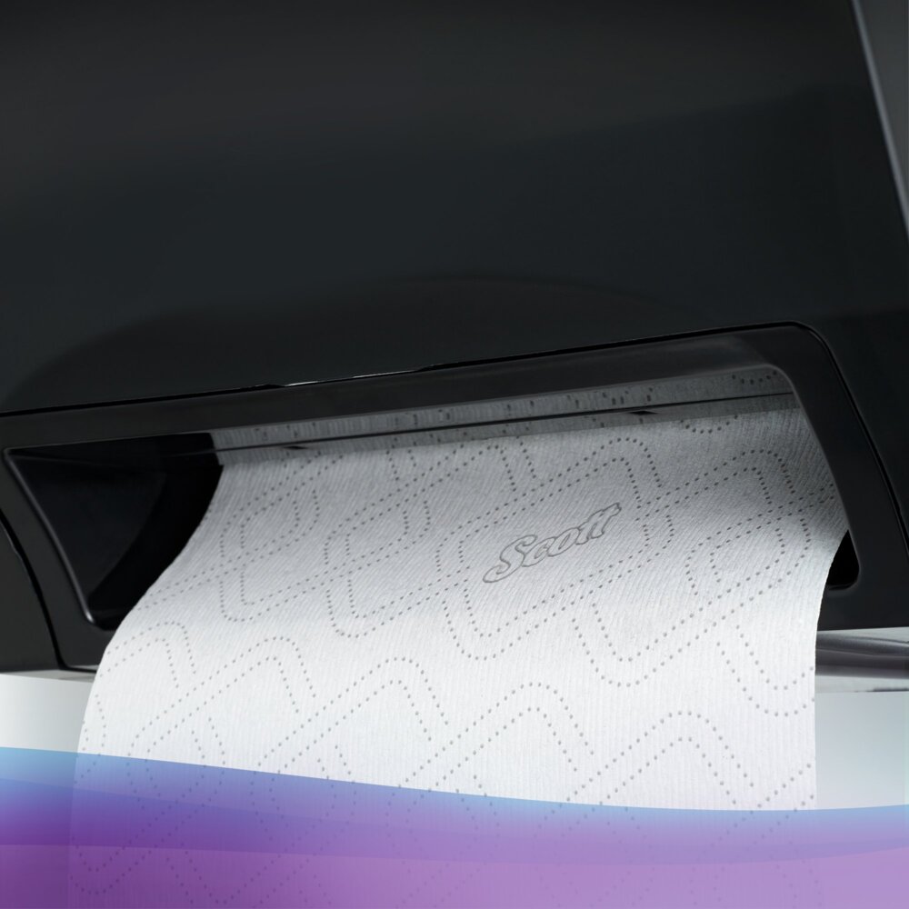 Essuie-mains en rouleau grande capacité Scott® Essential (02001), avec design rehaussé et technologie Absorbency Pockets™ pour les distributrices avec mandrin violet, blancs, non perforés (950 pi/rouleau, 6 rouleaux/caisse, 5 700 pi/caisse) - 02001